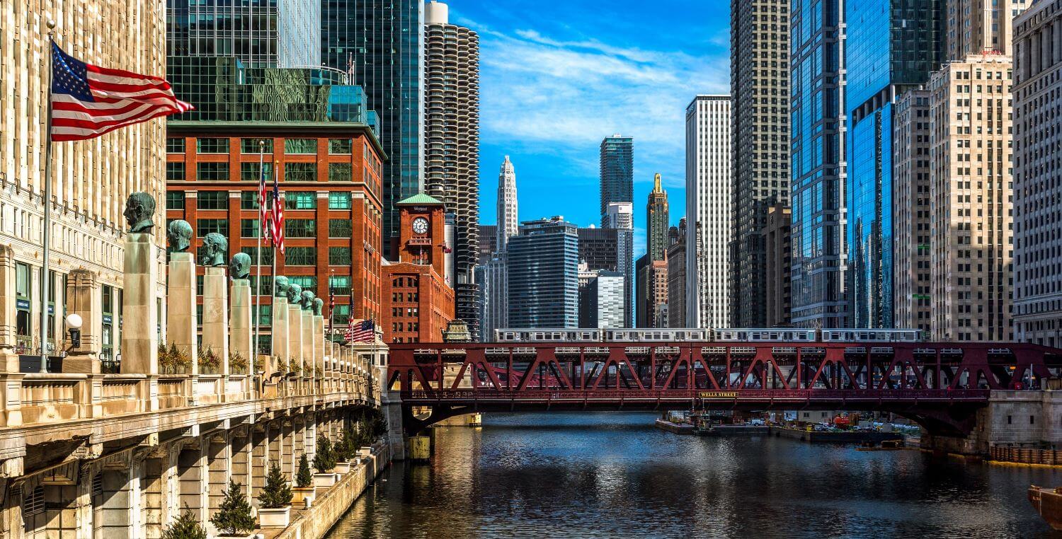 A view of downtown Chicago Illinois, featuring the Wells Street Bridge